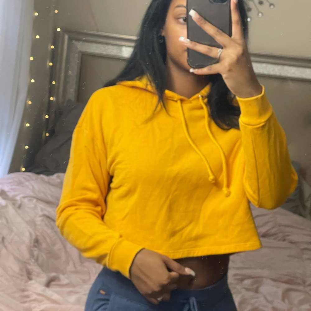 cropped hoodie